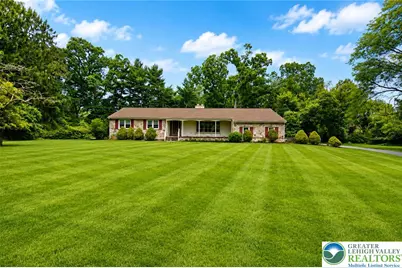 1000 Wedgewood Road, Hanover Twp, PA 18017 - Photo 1