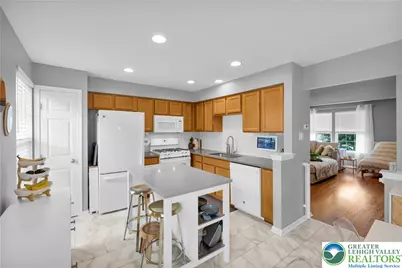 1079 Sparrow Way, Upper Macungie Township, PA 18031 - Photo 17