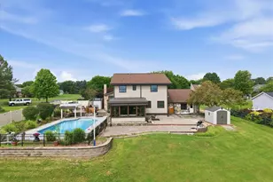 8751 Pleasant View Rd, Lower Mt Bethel Twp, PA 18013 - Photo 55
