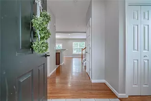 253 Milkweed Dr, Upper Macungie Township, PA 18104 - Photo 5