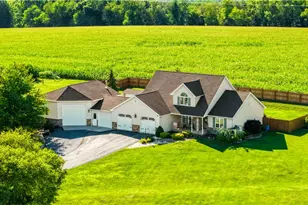830 Gideons Ct, Moore Township, PA 18014 - Photo 1