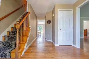 7303 Peppermint Ct, Macungie Boro, PA 18062 - Photo 9