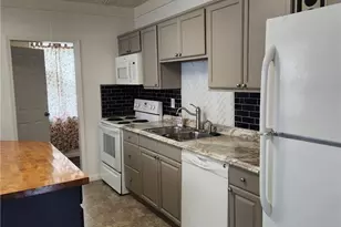 388 S 2nd St, Lehighton, PA 18235 - Photo 3