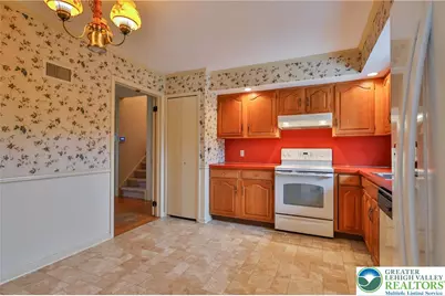 1760 Peachtree Circle, Whitehall Township, PA 18052 - Photo 5