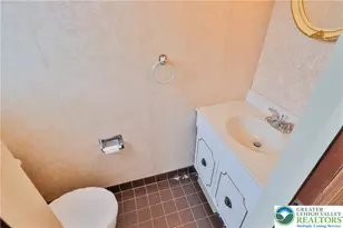 1760 Peachtree Cir, Whitehall Township, PA 18052 - Photo 15