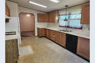 295 Woodsbluff Court, East Allen Township, PA 18014 - Photo 7