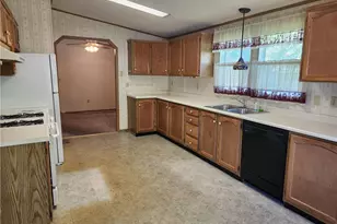 295 Woodsbluff Ct, East Allen Township, PA 18014 - Photo 7