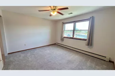 1145 7th Street #2nd Floor, North Catasauqua Bor, PA 18032 - Photo 3