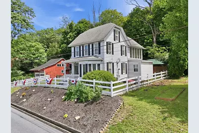 721 Lehigh Gap Street, Walnutport Boro, PA 18088 - Photo 3
