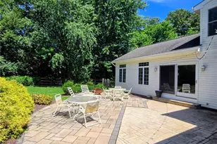 5280 Vermont Dr, Bethlehem Township, PA 18045 - Photo 3