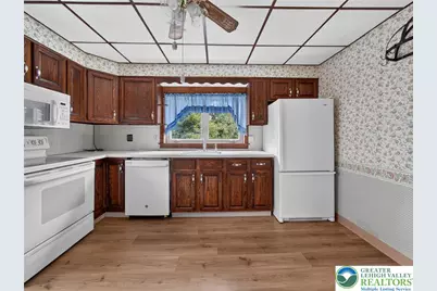 329 Delong Avenue, Emmaus Boro, PA 18049 - Photo 7