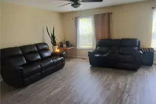 708 Bach Ct, Freemansburg Boro, PA 18017 - Photo 7