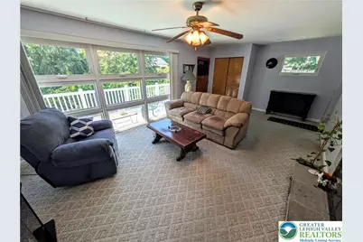 524 Walnut Drive, Lehigh Township, PA 18067 - Photo 3