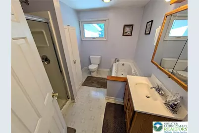 524 Walnut Drive, Lehigh Township, PA 18067 - Photo 9