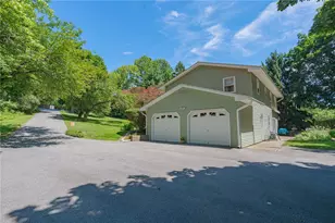 5472 Lower Macungie Rd, Macungie Boro, PA 18062 - Photo 7