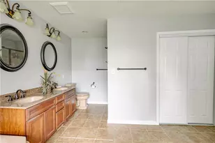 2295 Leigh Dr, Forks Twp, PA 18040 - Photo 29