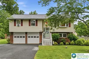 6526 Skyview Ln, Coopersburg Boro, PA 18036 - Photo 1
