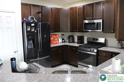 260 Snapdragon, Upper Macungie Township, PA 18104 - Photo 5