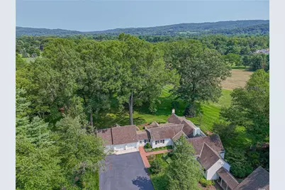 1596 Weyhill Circle, Lower Saucon Township, PA 18015 - Photo 5