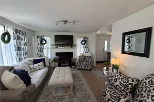 4177 Bunker Hill Dr N, Upper Saucon Township, PA 18036 - Photo 5