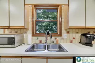 341 Rose Marie Ln, Price Twp, PA 18302 - Photo 9