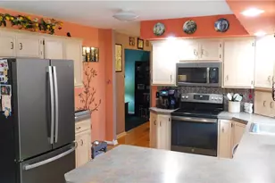 9 Benfield Rd, Longswamp Twp, PA 18062 - Photo 17