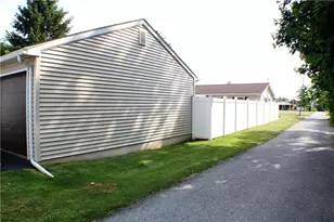 27 S 8th St, Coplay Boro, PA 18037 - Photo 9