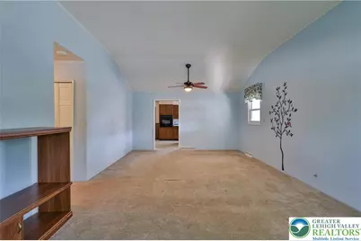 1812 Hilltop Terrace, Bethlehem City, PA 18018 - Photo 5