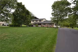 634 Gladys Dr, Bushkill Twp, PA 18064 - Photo 9