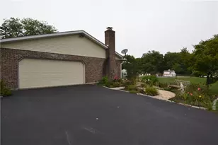 634 Gladys Dr, Bushkill Twp, PA 18064 - Photo 11