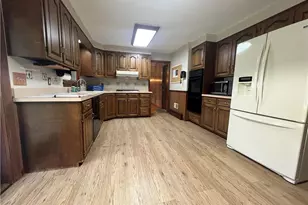 634 Gladys Dr, Bushkill Twp, PA 18064 - Photo 11