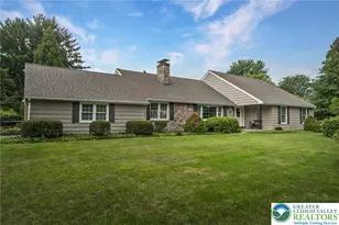 525 Wedgewood Rd, Hanover Twp, PA 18017 - Photo 3