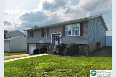 515 Maple Street, Pottsville, PA 17901 - Photo 1