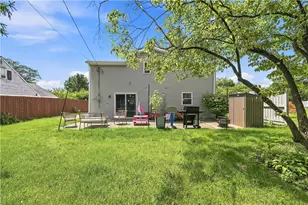 1322 W Rosemont Dr, Bethlehem City, PA 18018 - Photo 3