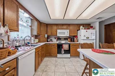 4106 Sycamore Drive, Lehigh Township, PA 18067 - Photo 7