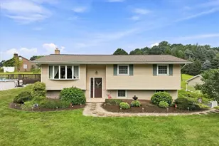 4106 Sycamore Dr, Lehigh Township, PA 18067 - Photo 1