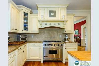 2690 Imperial Crest Lane, Lower Saucon Township, PA 18055 - Photo 11