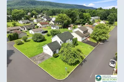 302 Delaware Avenue, Wind Gap Boro, PA 18091 - Photo 3