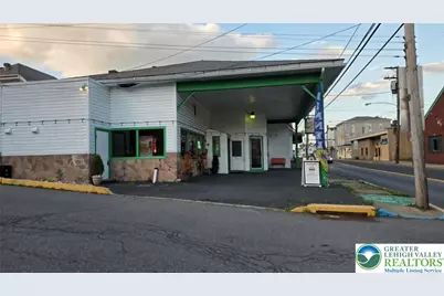 11 Pennsylvania Avenue, Pen Argyl Boro, PA 18072 - Photo 1
