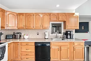 324 Surrey Pl, Macungie Boro, PA 18062 - Photo 25