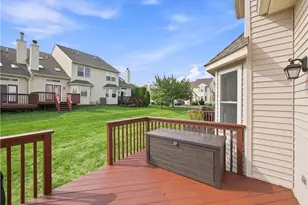 324 Surrey Pl, Macungie Boro, PA 18062 - Photo 11