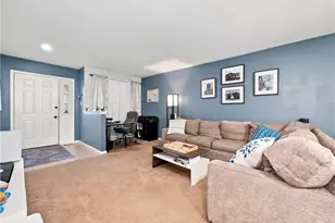 324 Surrey Pl, Macungie Boro, PA 18062 - Photo 13