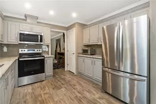 7472 Continental Cir, Upper Macungie Township, PA 18087 - Photo 13
