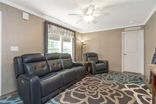 7472 Continental Cir, Upper Macungie Township, PA 18087 - Photo 9