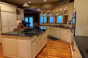 2707 Apple Valley Cir, South Whitehall Township, PA 18069 - Photo 17