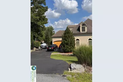 2707 Apple Valley Circle, South Whitehall Township, PA 18069 - Photo 5