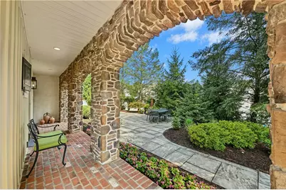 2048 Forge Run, Bethlehem City, PA 18015 - Photo 3