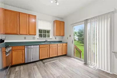 8100 Cross Creek Circle W, Upper Macungie Township, PA 18031 - Photo 13