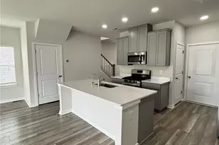 7569 Clayton Ave, Coopersburg Boro, PA 18036 - Photo 5