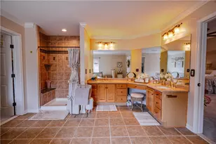 129 Chase Hollow Dr, Bushkill Twp, PA 18064 - Photo 31